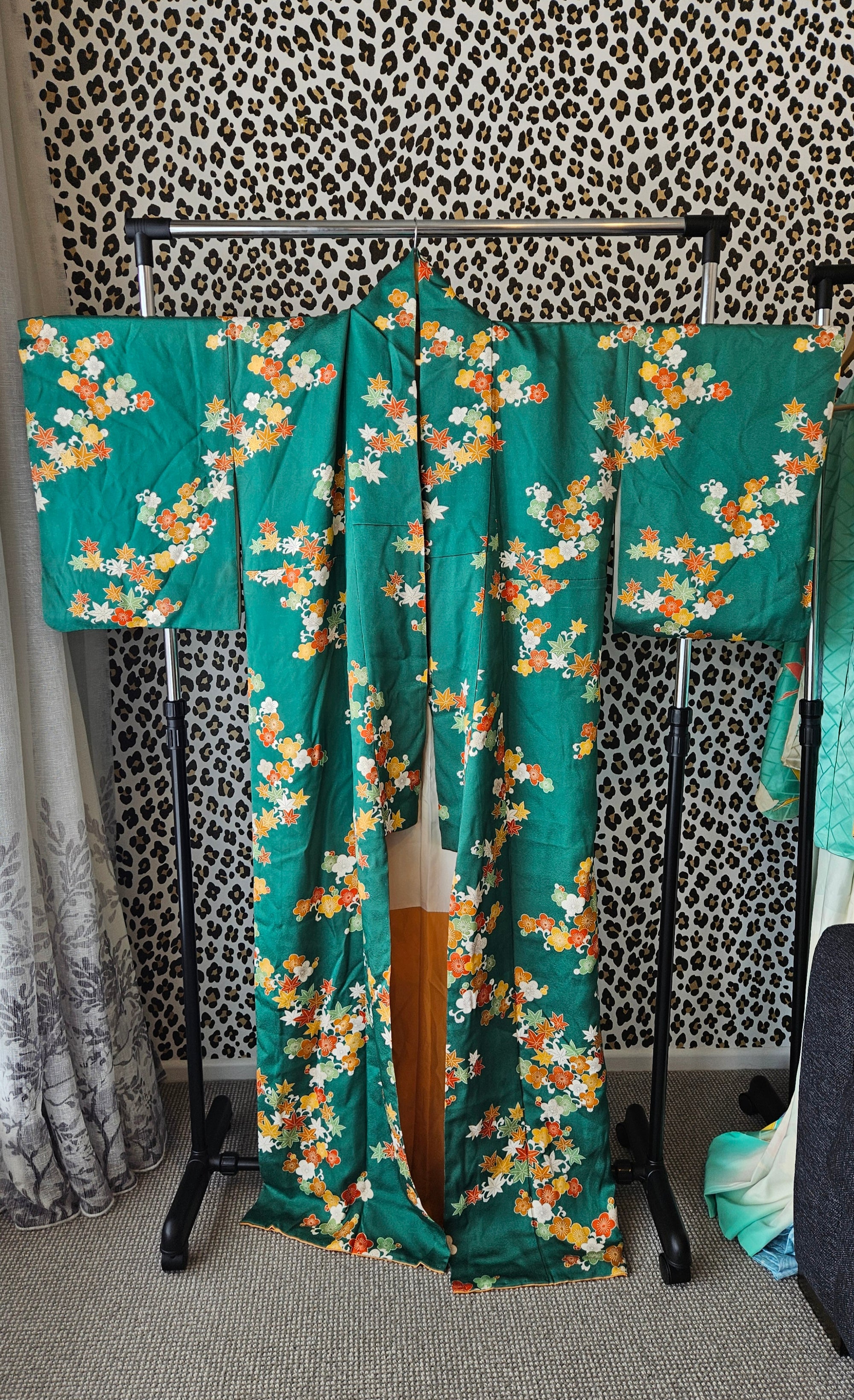 Emerald Autumn leaves - silk Kimono